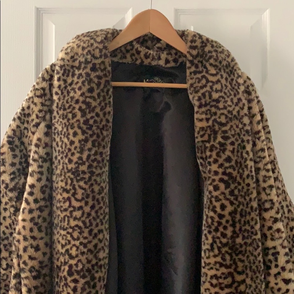 Faux Fur leopard print coat